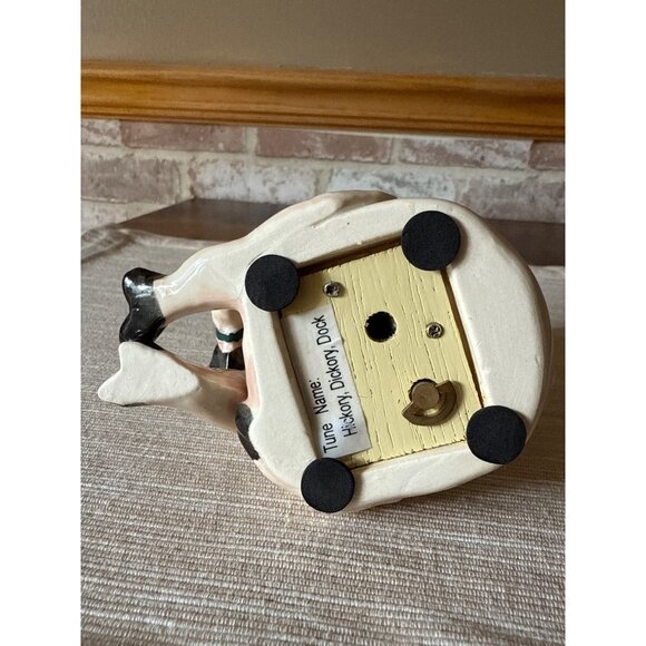 Heather Goldminc Ceramic Pig Music Box Plays Hickory Dickory Dock Blue Sky 2001 - Picture 9 of 16